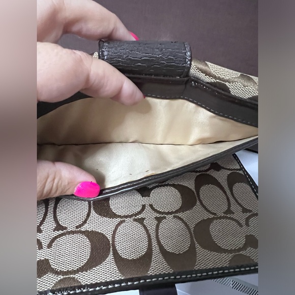 Vintage Coach Turnlock Wallet with Checkbook - Picture 9 of 12